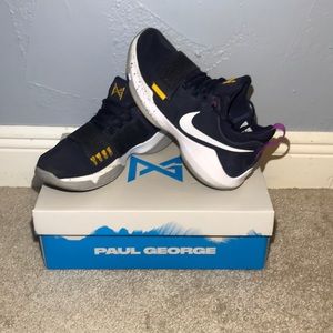 Paul George 1 size 8 (SOLD ON OFFERUP)